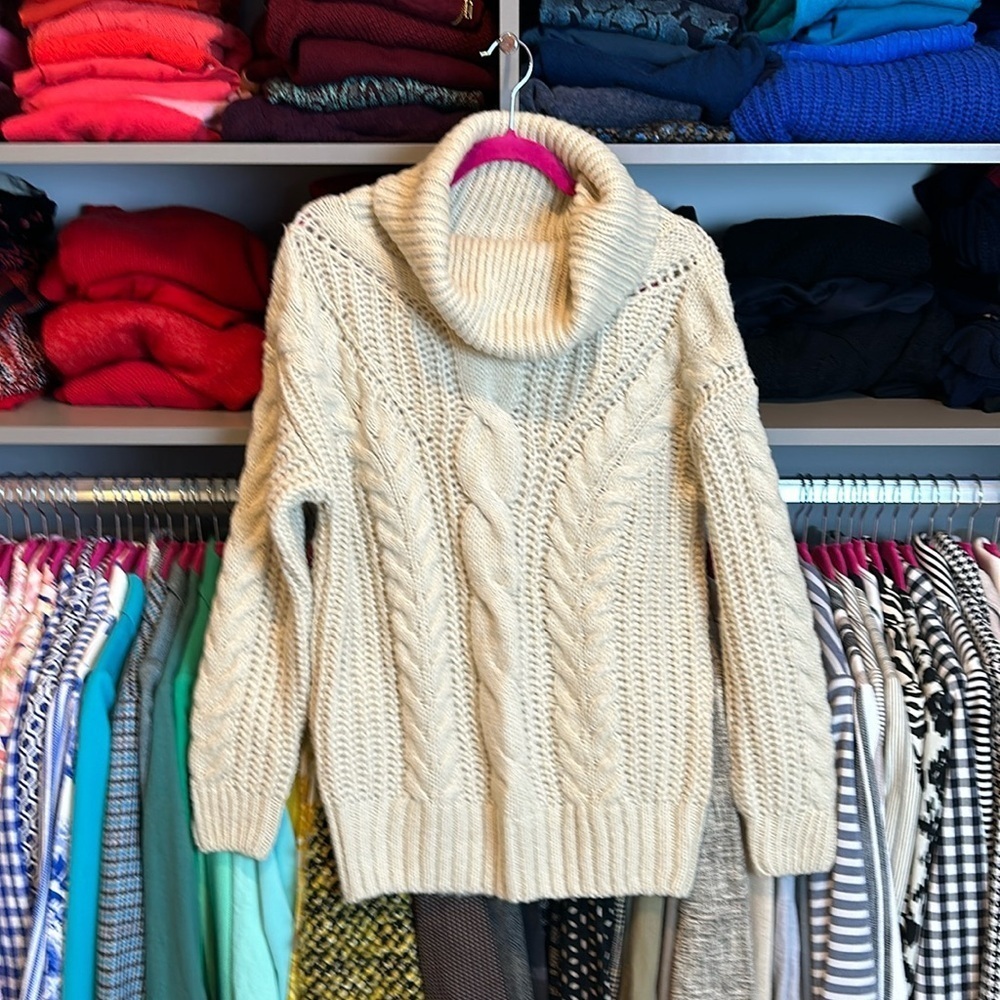 Moon and Madison tan long sleeve turtleneck knitted sweater size S